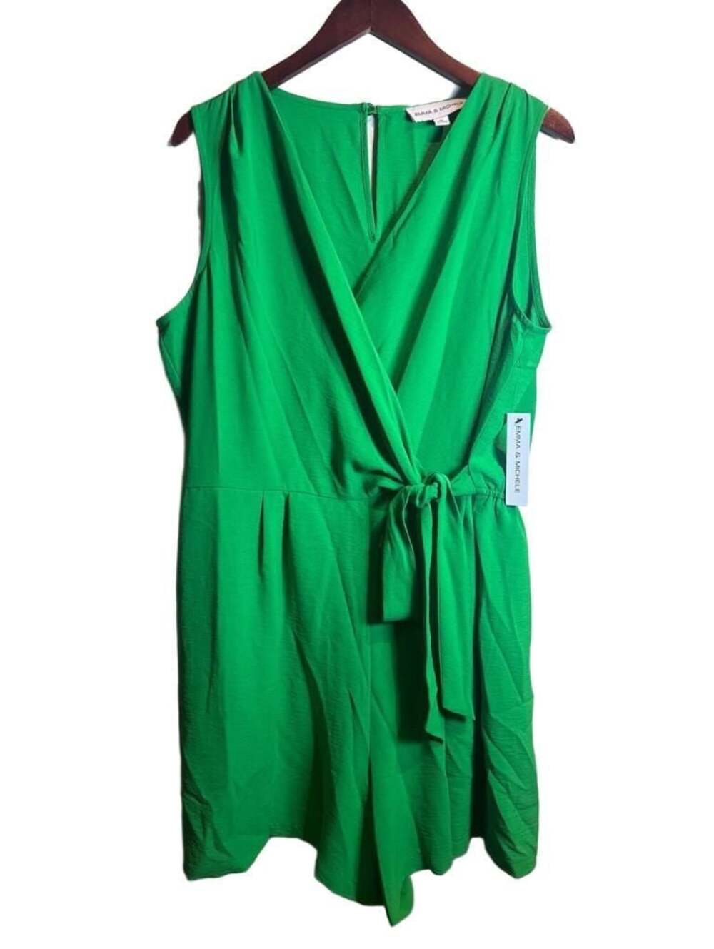 Emma & Michele Green Sleeveless Wrap Romper with Tie Waist Size XL